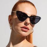 Retro Cat-Eye Sunglasses – Vintage & Stylish Shades