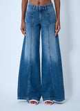 Diesel Women D-Akii Jeans